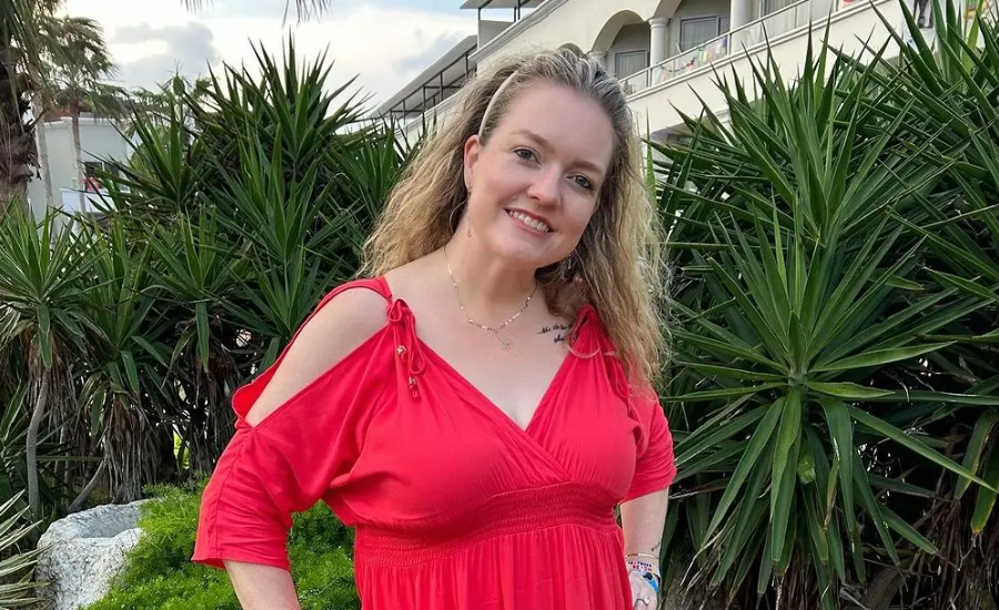 colleen hoover net worth